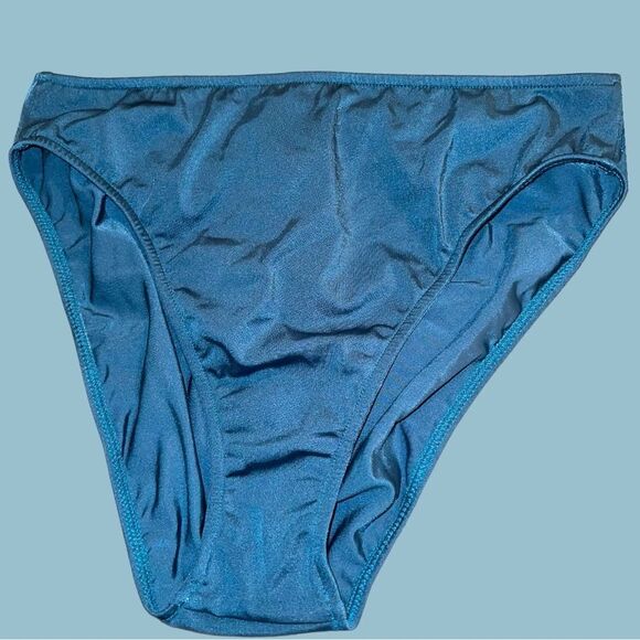 Venus brand 2 piece swimsuit. New - Picture 2 of 6